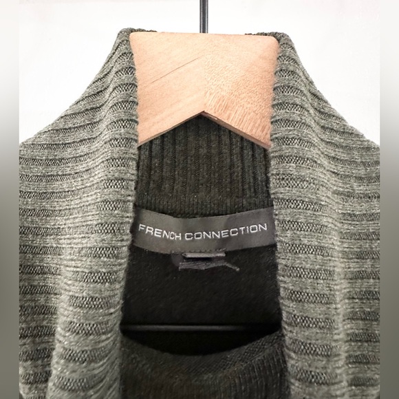 French Connection Forrest Green Turtleneck Sweater Size Small - Picture 5 of 6